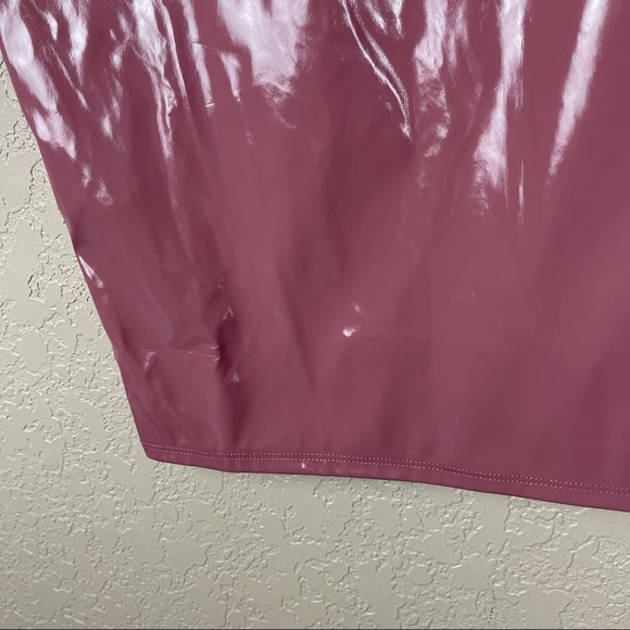 ASOS pink faux patent leather mini skirt - Picture 2 of 6